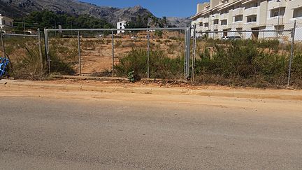 Campanya de conscienciació ciutadana referent a la neteja i tancament de terrenys de propietat particular